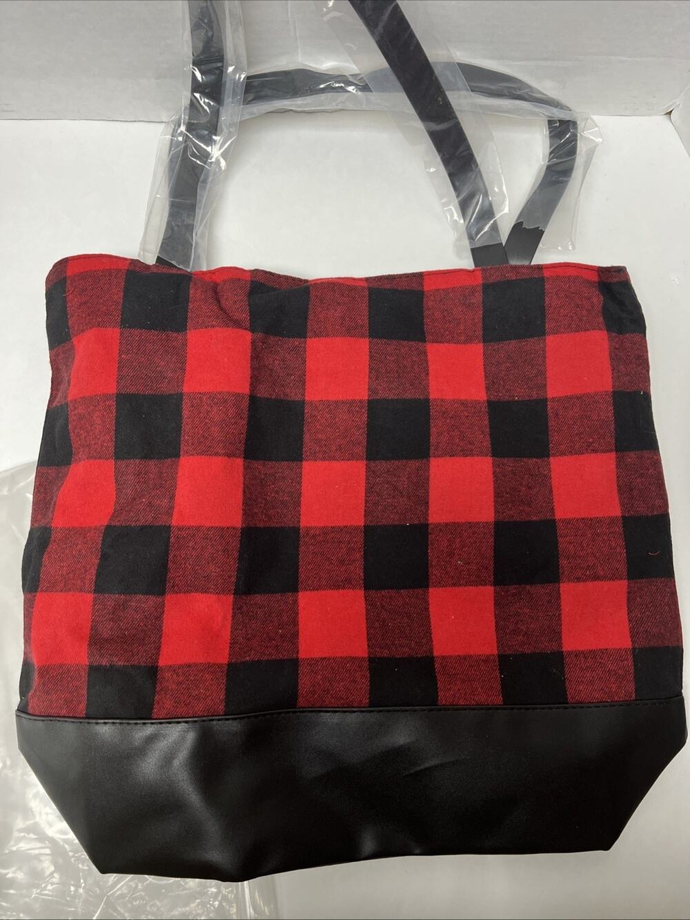 Red & Black Plaid Women's Tote Bag, Zip Top, Black Shoulder Straps